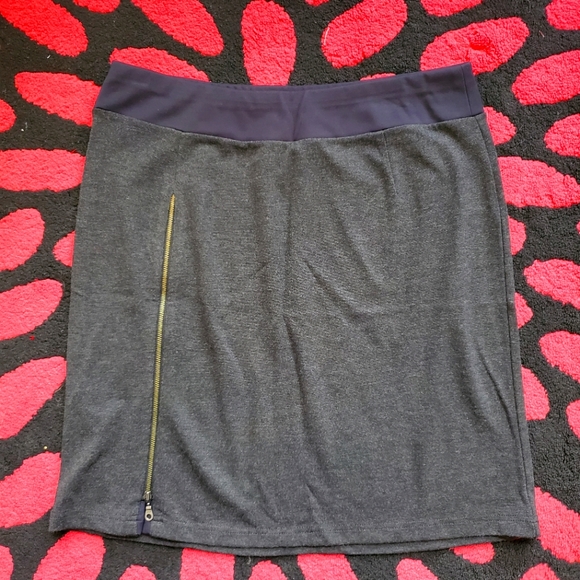 Jersey knit casual skirt with zipper M - Picture 1 of 2
